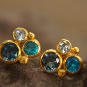 24k gold topaz and neon apatite studs//gold blue gems studs//topaz and apatite Earrings//blue and white topaz earrings//24k gold jewelry