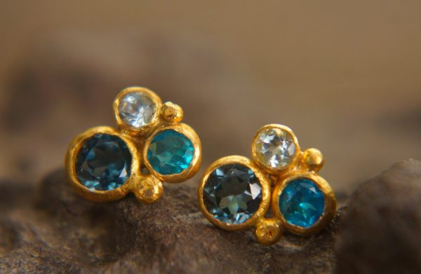 24k gold apatite studs//gold apatite earrings//24k gold blue gem studs//24k handmade Earrings//artisan apatite earrings//24k gold jewelry