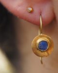 24k gold round lapis dangles//gold round lapis earrings//24k lapis dangles//artisan lapis earrings//gold lapis earrings//24k lapis dangles