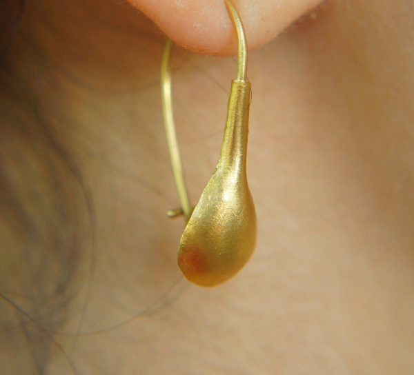 22k gold earrings//22k circle dangles//artisan gold dangle earrings//short dangle earrings//22k gold dome earrings//round dangle earrings