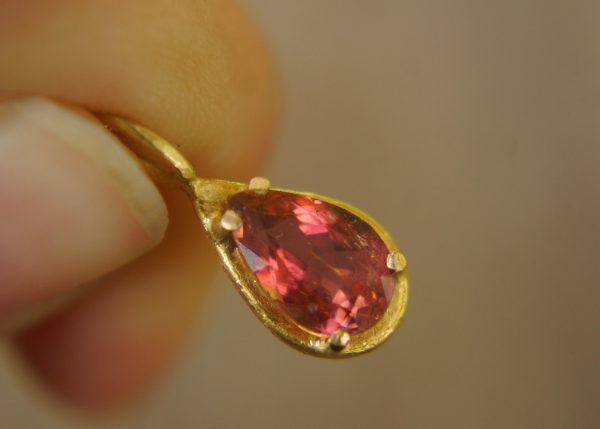 24k gold claws tourmaline pendant//drop pink tourmaline pendant//pink tourmaline gold chain//artisan tourmaline pendant//24k gold chain