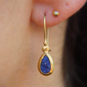 24k gold drop lapis dangles//gold drop lapis earrings//24k lapis dangles//artisan lapis earrings//gold lapis earrings//24k lapis dangles