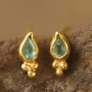 24k gold apatite studs//gold apatite earrings//24k gold blue gem studs//24k handmade Earrings//artisan apatite earrings//24k gold jewelry