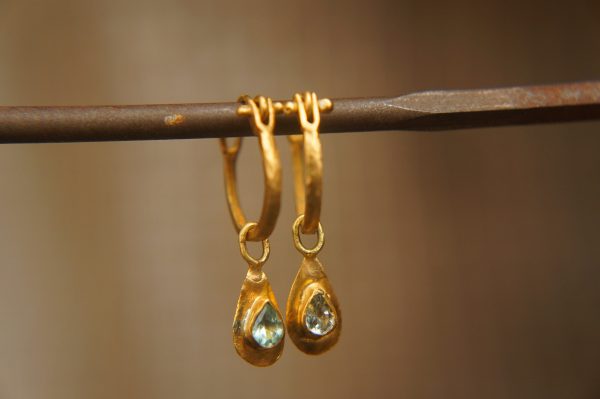 22k gold apatite hoops//gold apatite hoops//artisan gold apatite earrings//handmade artisan gold hoops//22k gold apatite earrings