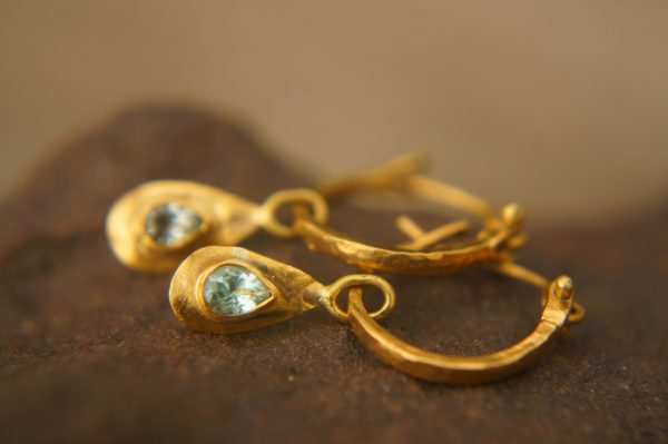 22k gold apatite hoops//gold apatite hoops//artisan gold apatite earrings//handmade artisan gold hoops//22k gold apatite earrings