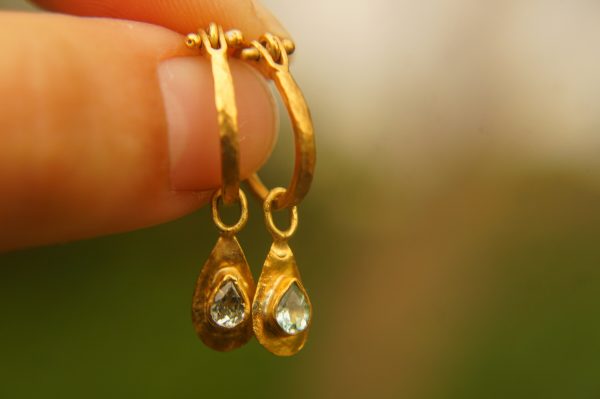 22k gold apatite hoops//gold apatite hoops//artisan gold apatite earrings//handmade artisan gold hoops//22k gold apatite earrings