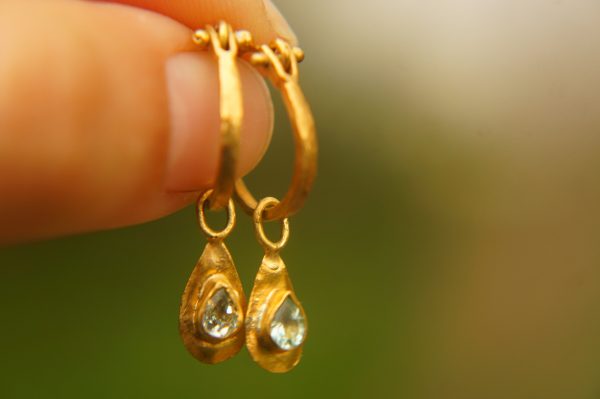 22k gold apatite hoops//gold apatite hoops//artisan gold apatite earrings//handmade artisan gold hoops//22k gold apatite earrings