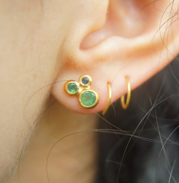 green emerald Studs//24k gold Earrings//green emerald and blue sapphire//gold stud earrings//22k gold earrings//raw emerald gold earring