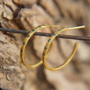 blue diamonds hoops set//18k gold diamonds earrings//18k gold blue tiny diamonds//artisan blue diamonds hoops//boho 18k gold diamond hoops