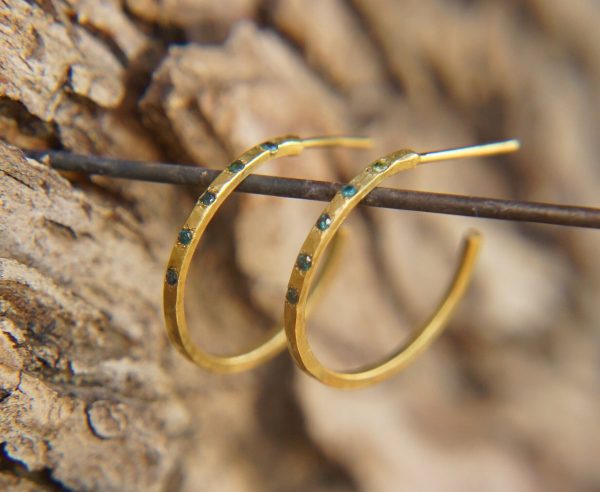 blue diamonds hoops set//18k gold diamonds earrings//18k gold blue tiny diamonds//artisan blue diamonds hoops//boho 18k gold diamond hoops