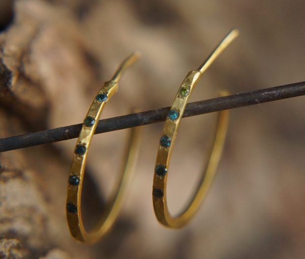 blue diamonds hoops set//18k gold diamonds earrings//18k gold blue tiny diamonds//artisan blue diamonds hoops//boho 18k gold diamond hoops