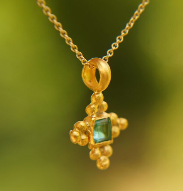 24k gold emerald pendant//artisan gold emerald pendant//24k emerald necklace//handmade emerald pendant//24k gold jewelry//gold emerald charm