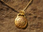 24k gold and rose gold round pendant//basic gold necklace//24k gold circle pendant//rose gold hammered pendant//solid gold round pendant