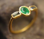 24k emerald and blue sapphire ring//artisan emerald ring//24k gold ring//24k gold sapphire ring//artisan 24k gold ring