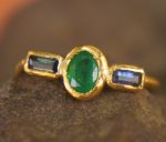 24k emerald and blue sapphire ring//artisan emerald ring//24k gold ring//24k gold sapphire ring//artisan 24k gold ring