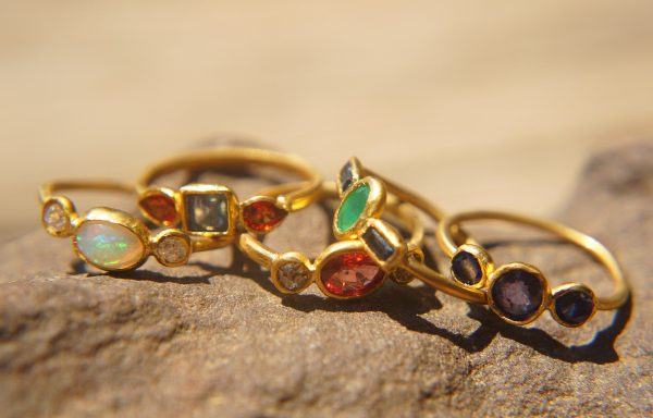 blue sapphires ring// gold sapphire ring//blue sapphire gold ring//stones ring//24k gold ring//fine gold ring//oval & circle blue sapphires