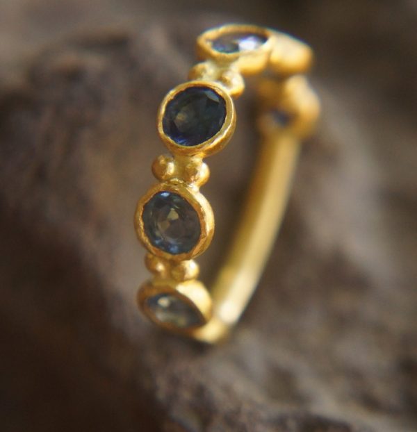 blue sapphires ring// gold sapphire ring//blue sapphire gold ring//stones ring//24k gold ring//fine gold ring//multi stone blue sapphires