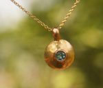 rose gold and topaz round pendant//rose gold and blue topaz necklace//gold circle pendant//rose gold hammered pendant//gold round pendant
