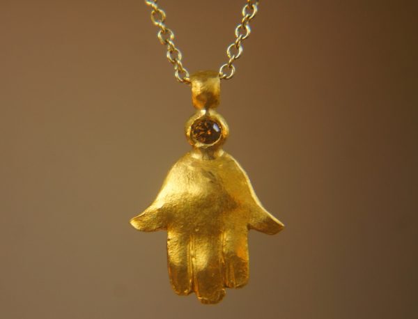 22k gold hamsa pendant//22k gold diamond pendant//gold evil eye pendant//artisan gold pendant//handmade hamsa pendant