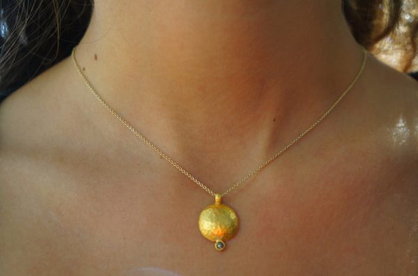 24k gold diamond round pendant//24k gold and champagne diamond necklace//gold circle pendant//gold hammered pendant//gold round pendant