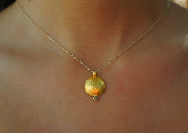 24k gold diamond round pendant//24k gold and champagne diamond necklace//gold circle pendant//gold hammered pendant//gold round pendant