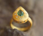 22k gold multi stone gold ring//artisan 22k emerald and sapphire gold ring//22k emerald diamonds sapphire ring// emerald diamonds sapphire