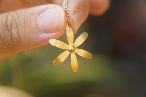 22k gold flower pendant//flower gold pendant//22k solid gold pendant//solid gold necklace//22k gold flower chain//gold flower necklace
