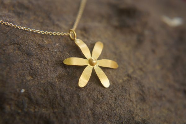 22k gold flower pendant//flower gold pendant//22k solid gold pendant//solid gold necklace//22k gold flower chain//gold flower necklace