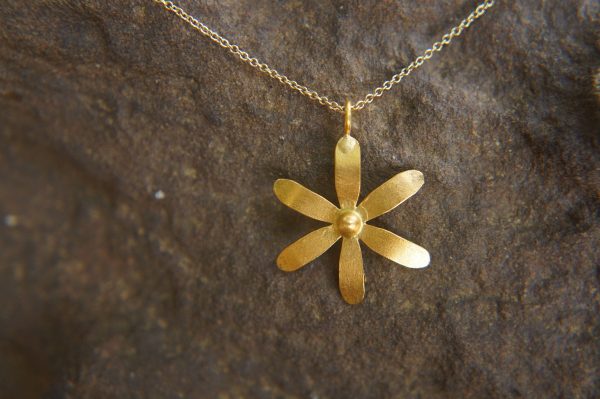 22k gold flower pendant//flower gold pendant//22k solid gold pendant//solid gold necklace//22k gold flower chain//gold flower necklace