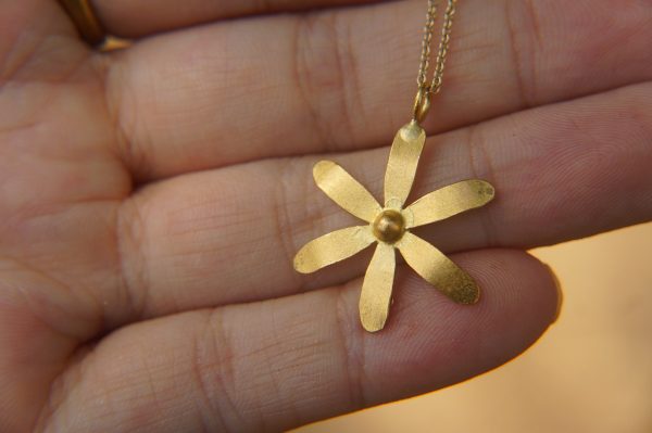 22k gold flower pendant//flower gold pendant//22k solid gold pendant//solid gold necklace//22k gold flower chain//gold flower necklace