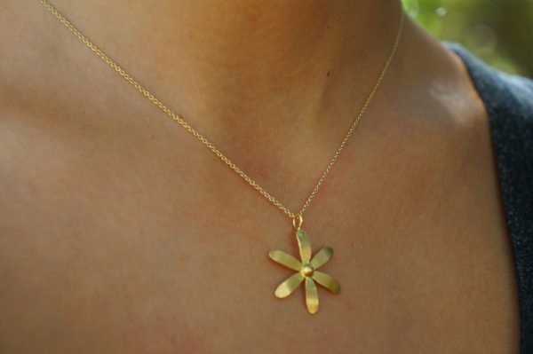 22k gold flower pendant//flower gold pendant//22k solid gold pendant//solid gold necklace//22k gold flower chain//gold flower necklace