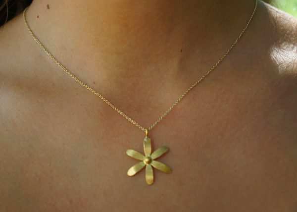 22k gold flower pendant//flower gold pendant//22k solid gold pendant//solid gold necklace//22k gold flower chain//gold flower necklace