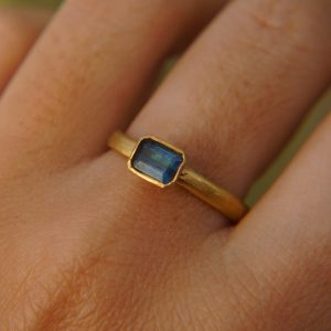 24k gold blue tourmaline ring//gold tourmaline ring//24k tourmaline jewelry//unique tourmaline engagement ring//artisan tourmaline ring