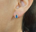 24k blue sapphire studs//24k gold earrings//24k gold drop sapphire//gold stud earrings//24k gold earrings//24k studs//boho artisan studs