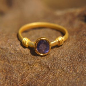 24k gold purple-blue sapphire ring//artisan purple-blue sapphire ring//24k gold ring//24k gold hand made sapphire ring