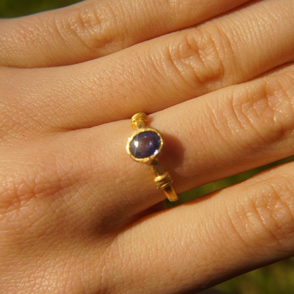 24k gold purple-blue sapphire ring//artisan purple-blue sapphire ring//24k gold ring//24k gold hand made sapphire ring