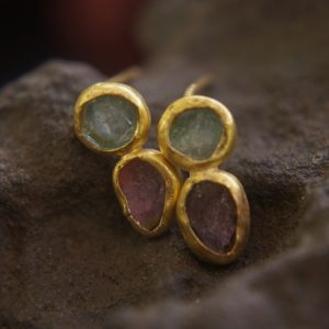solid 24k gold//raw tourmaline Studs//multicolor tourmaline// Earrings-stud earrings//24k gold earrings//raw gem earrings//everyday studs