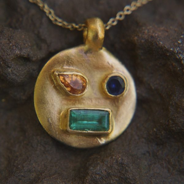 solid 24k gold pendant//gold emerald sapphire necklace//artisan gold handmade//24k gold pendant//24k gold pendant//emerald pendant//24k gold