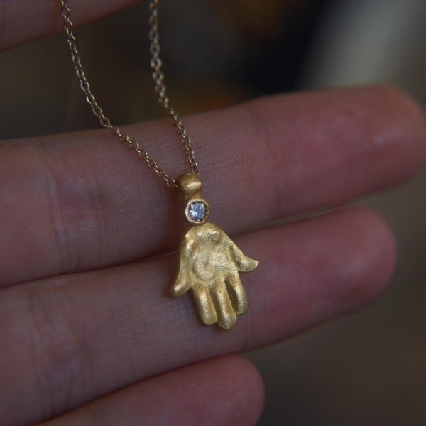 22k gold hamsa pendant//22k gold diamond pendant//gold evil eye pendant//artisan gold pendant//handmade hamsa pendant