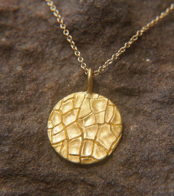 22k round cracked earth texture pendant//gold necklace//22k gold texture circle pendant//everyday disc pendant//solid gold circle pendant