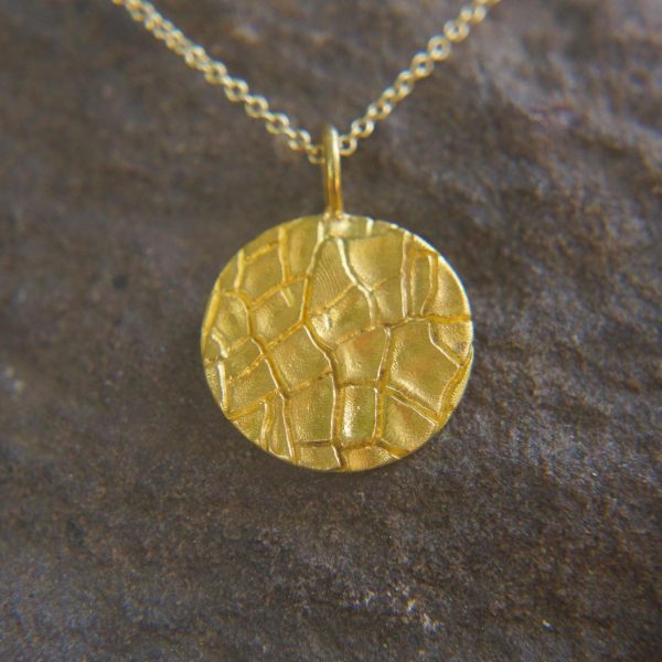 22k round cracked earth texture pendant//gold necklace//22k gold texture circle pendant//everyday disc pendant//solid gold circle pendant