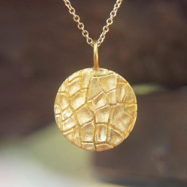 22k round cracked earth texture pendant//gold necklace//22k gold texture circle pendant//everyday disc pendant//solid gold circle pendant