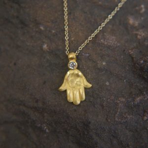 22k gold hamsa pendant//22k gold diamond pendant//gold evil eye pendant//artisan gold pendant//handmade hamsa pendant