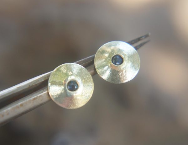 round 14k white gold//14k gold sapphire earrings//14k gold stud earrings//14k gold earrings//sapphire blue earrings//round sapphire earring