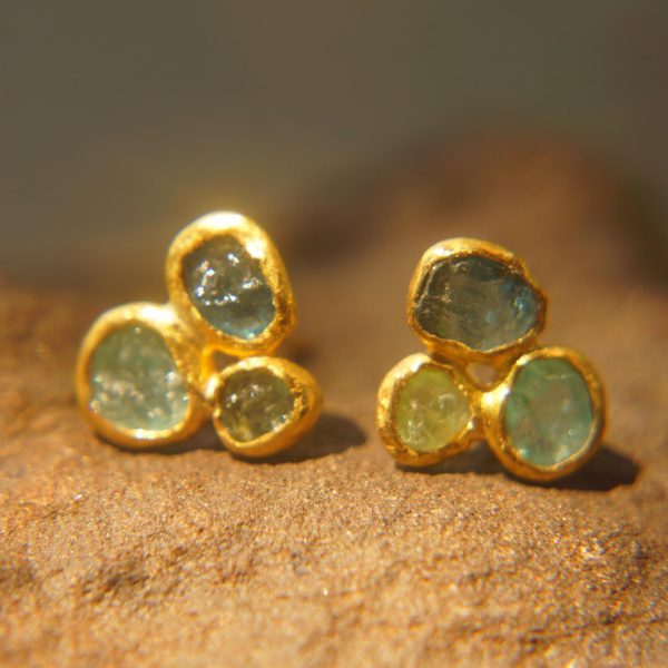 solid 24k gold//raw tourmaline Studs//multicolor tourmaline// Earrings-stud earrings//24k gold earrings//raw gem earrings//everyday studs