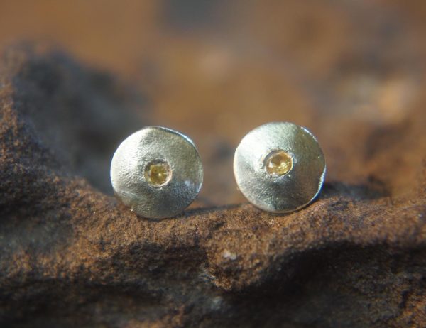 round 14k white gold//14k gold sapphire earrings//14k gold stud earrings//14k gold earrings//sapphire yellow earrings//round earring