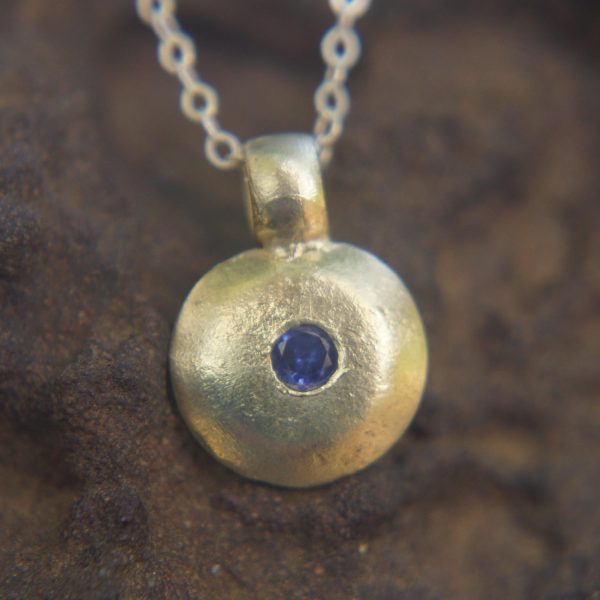 round 14k white gold//14k gold sapphire pendant//14k gold sapphire charm //round sapphire pendant//blue sapphire necklace//round sapphire