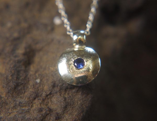 round 14k white gold//14k gold sapphire pendant//14k gold sapphire charm //round sapphire pendant//blue sapphire necklace//round sapphire