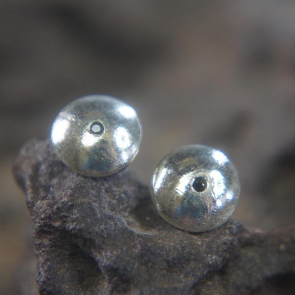 round 14k white gold//14k gold sapphire earrings//14k gold stud earrings//14k gold earrings//sapphire blue earrings//round sapphire earring