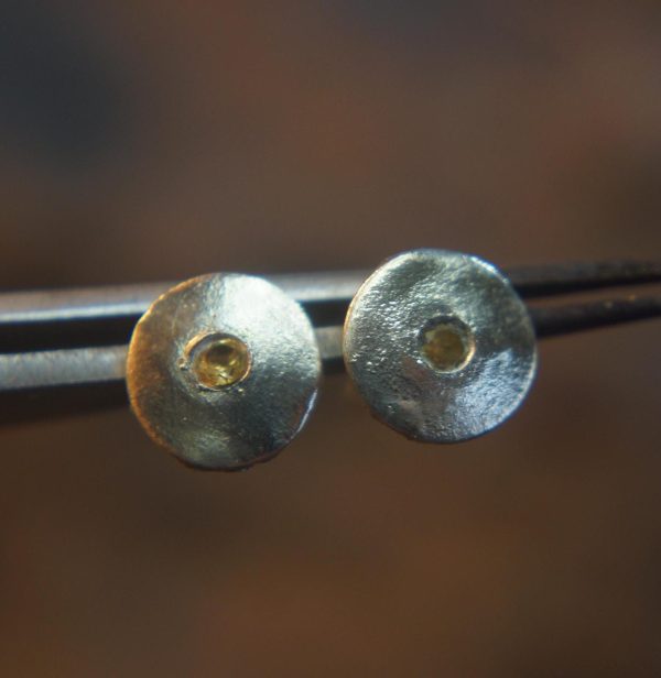 round 14k white gold//14k gold sapphire earrings//14k gold stud earrings//14k gold earrings//sapphire yellow earrings//round earring